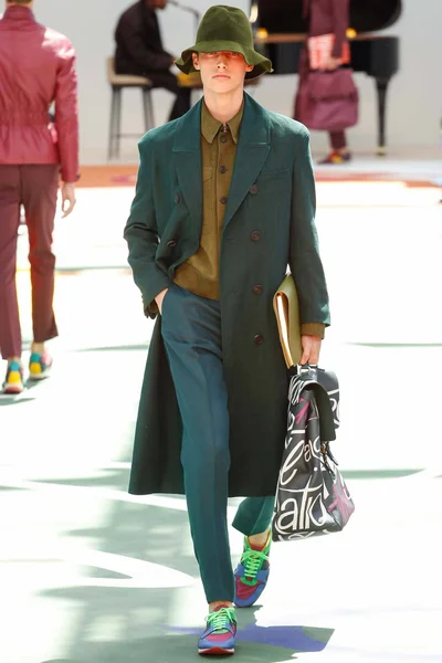 Look 13